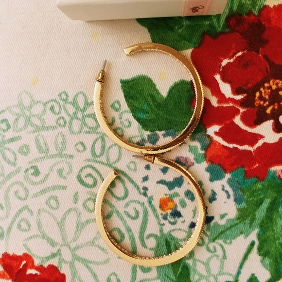 GUESS & Korean earings - Picture 2 of 5